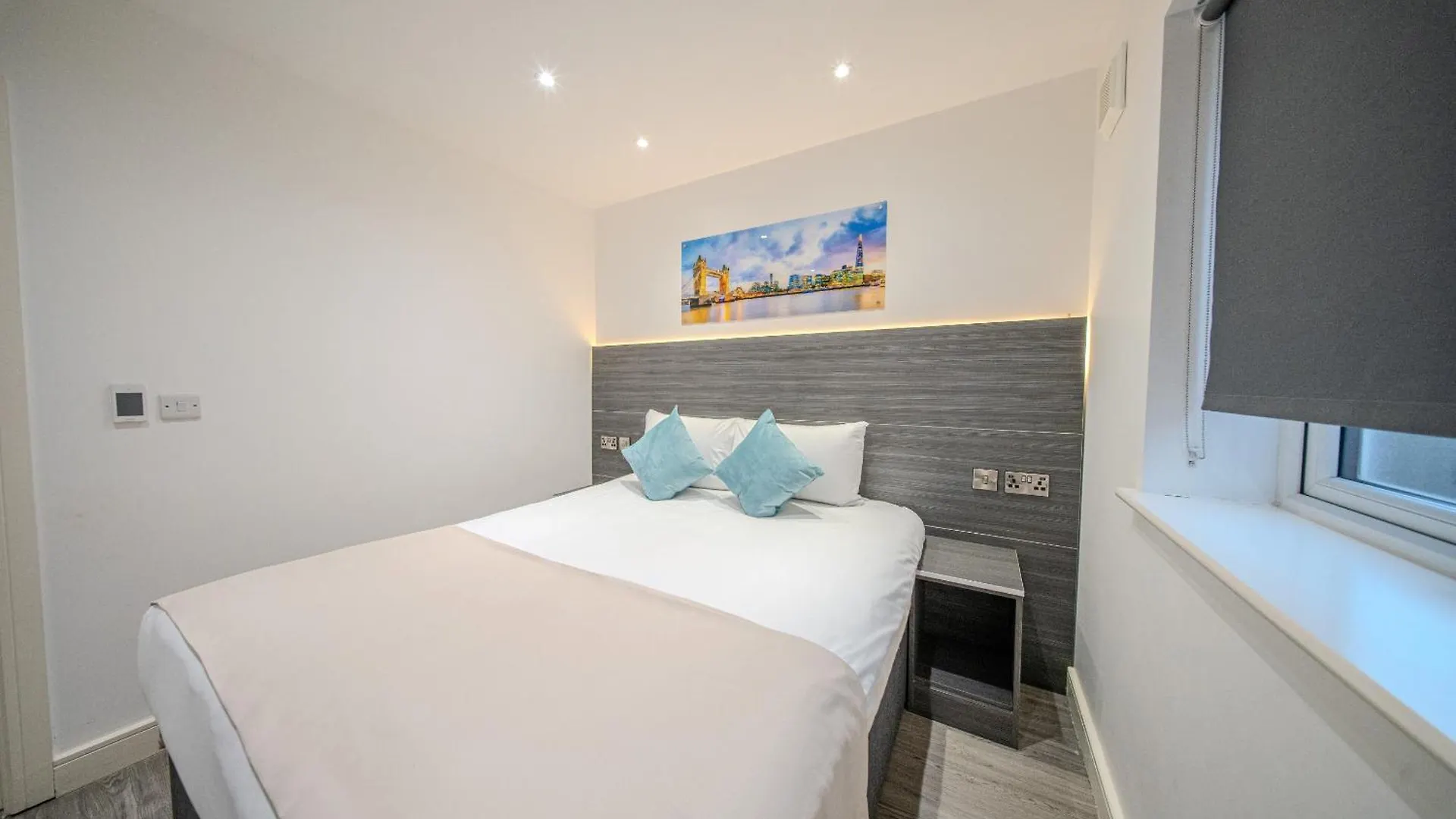 Ilford Luxury Apartments Hotel